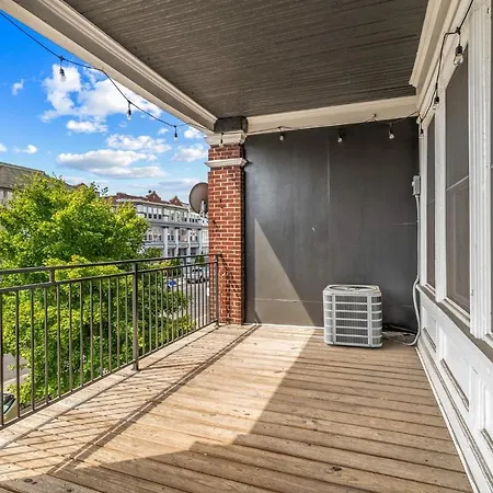 Room For Rent In Apartment, King Size Bed -Private Bath & Free Parking! Near Upenn-2