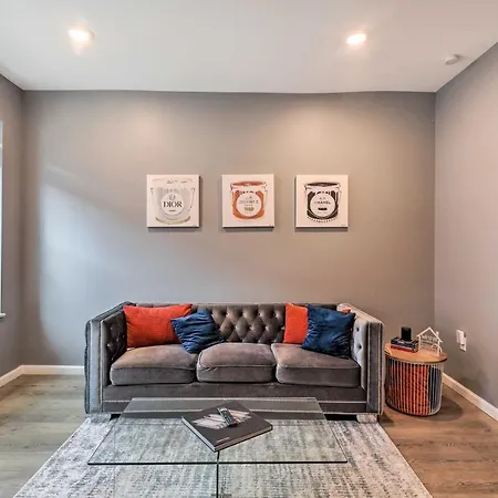North Philly Townhome With Beautiful Updates!-2
