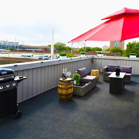Yanne'S Place - Roof-Patio, Workspace, Cityview-2