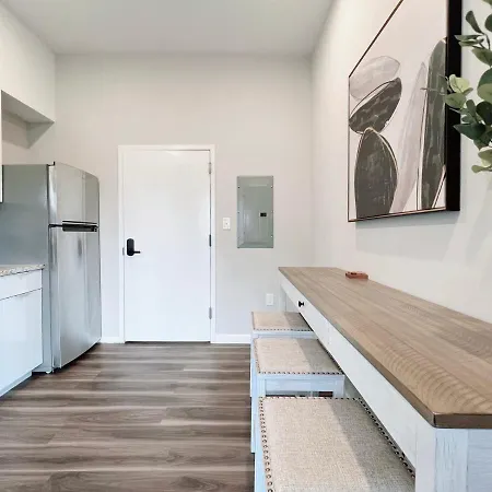 Stay At Luna On Ridge Ave-3
