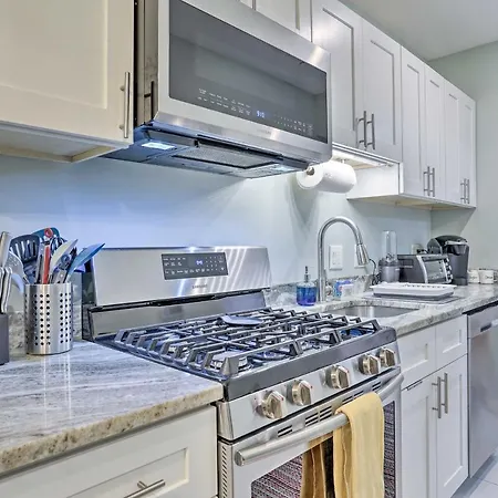 Philadelphia Condo About 2 Mi To Center City!-3
