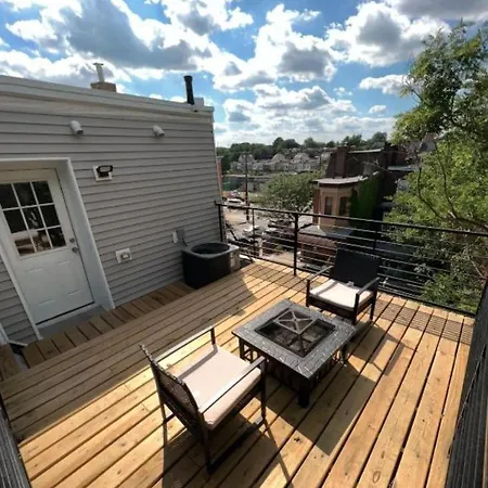 Conveniently Located 10 Minutes From Center City Philadelphia! Luxurious University City 1-2 Bedroom Apartments Available Now-2