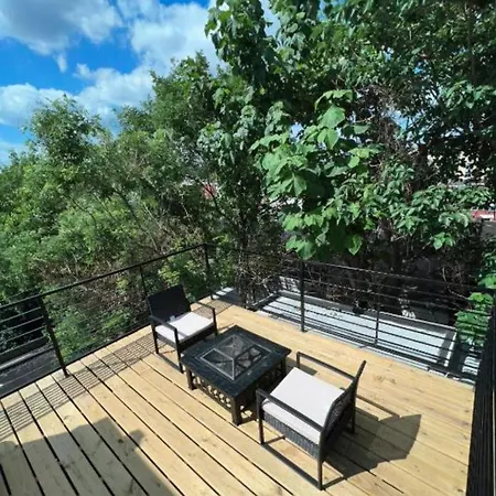 Conveniently Located 10 Minutes From Center City Philadelphia! Luxurious University City 1-2 Bedroom Apartments Available Now-3