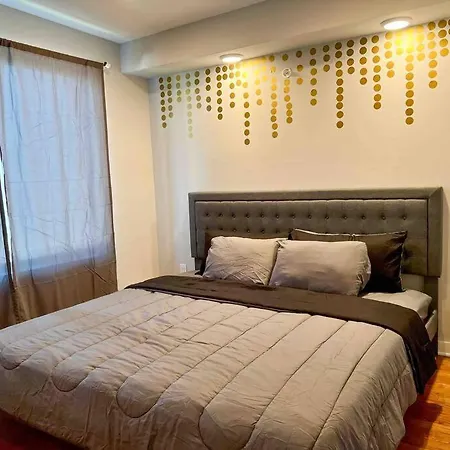 Massive New 9 Beds 3 Bathrooms Can Sleep 18 With Private Rooftop-2