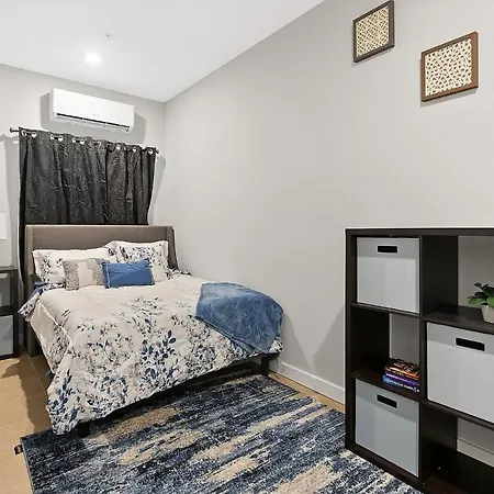4Br W Patio Close 2 Center City Fishtown Templeu-3
