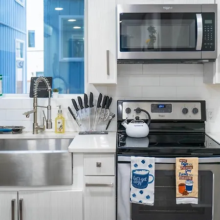 Edgo Onyx Three Beds 2 Baths Near Center City-3
