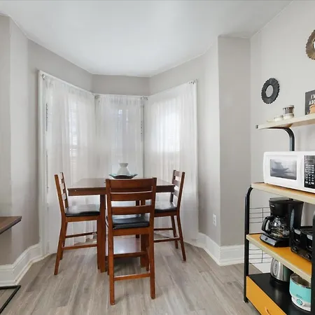 3 Bdrm Large Apt By Temple U-3
