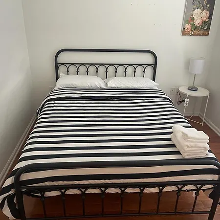 Lovely 4-Bedroom House In Center City South-3