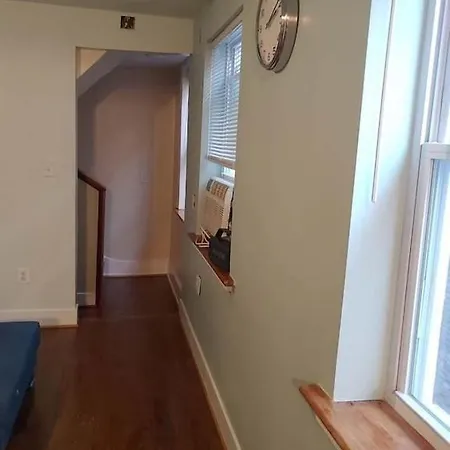 Entire Floor2 Bedroom Apartment Ideally Located In Northern Liberties-2