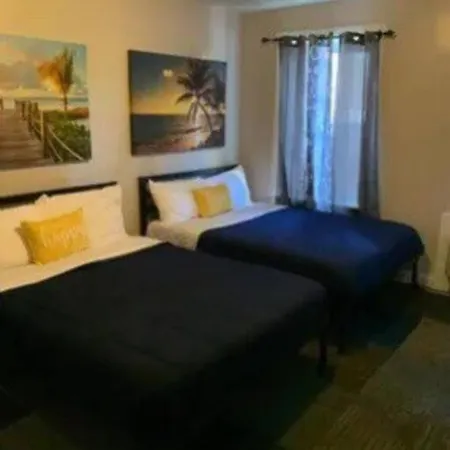 Spacious 2Bed/1 Bath --3