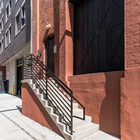 Frontdesk 1136 N American St Apts Northern Liberties Philadelphia-3