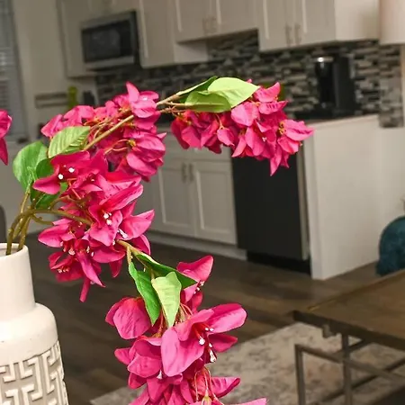 Spacious 2Bd 2.5Ba Apartment-3