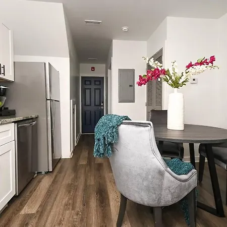 Luxe 1Bd Apartment-2