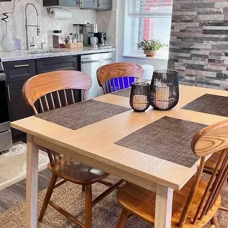 Modern I Spacious I 2 Bd I 2 Queen I Huge Kitchen I University City-3