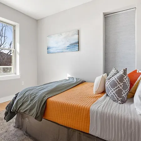 Perfect 2 Bedroom Graduate Hospital Condo With Balcony-2