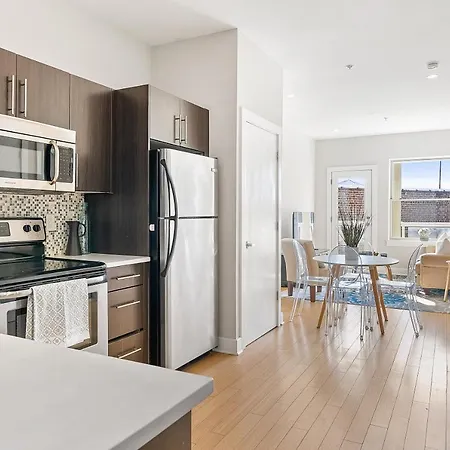 Perfect 2 Bedroom Graduate Hospital Condo With Balcony-3
