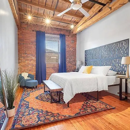 ⚽World Cup 2026 Luxury Industrial Loft - 4,000 Sq Ft, Sleeps 14, Private Gym, Billiards & 4-Tv Wall-3