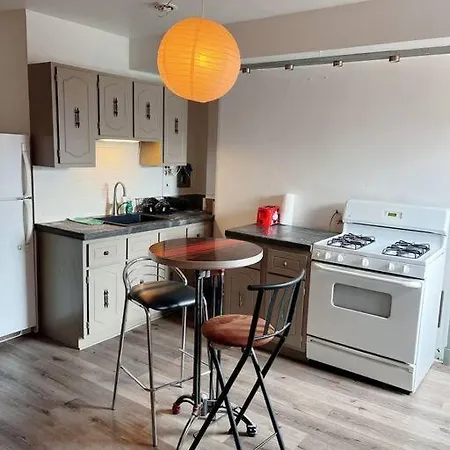 Northern Liberty C Artist Home 2 Bedrooms Apt & Loft Sleeps Up To 11-2