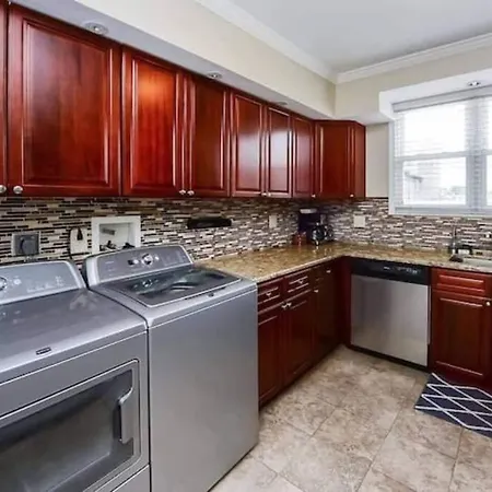 South Philly Prime Location Free Parking Space-3