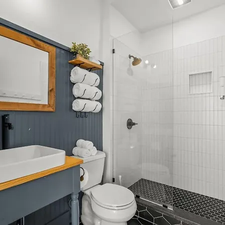 Fishtown Gem 2 Bedroom 2 Bath-2