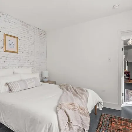 Fishtown Gem 2 Bedroom 2 Bath-3