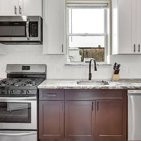Magnificent Unit 2Br Apt On Broad Street-2