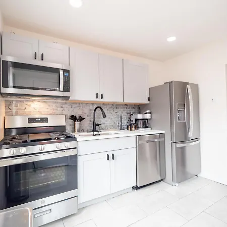 Chic Philly Townhome - 2 Mi To Citizens Bank Park-3