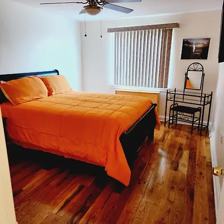 Cozy 2-Bedroom Apartment-2