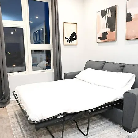 Stylish And Comfortable In Fishtown-3