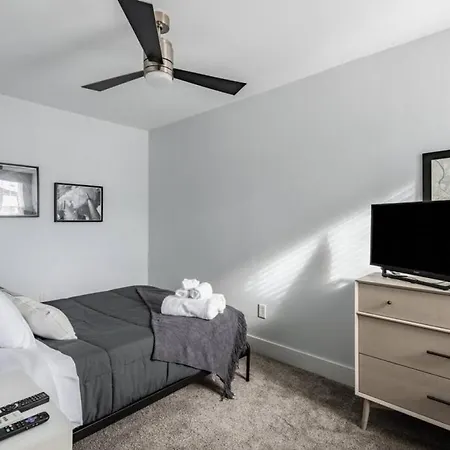 Modern Fishtown Townhouse-3