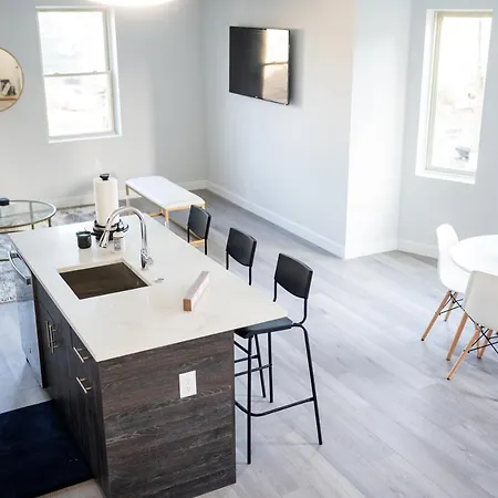 Comfy And Cozy 2Bd, 2.5Br-3