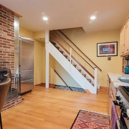 Fab Trinity Home W/Garage In Center City-2