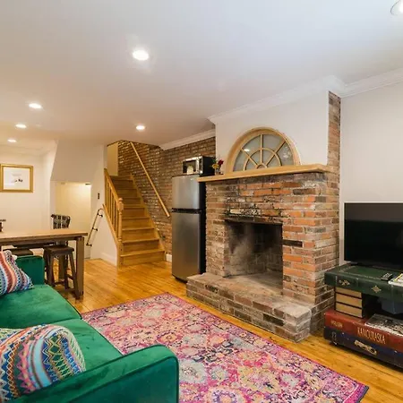 Historic Cottage In Center City-3