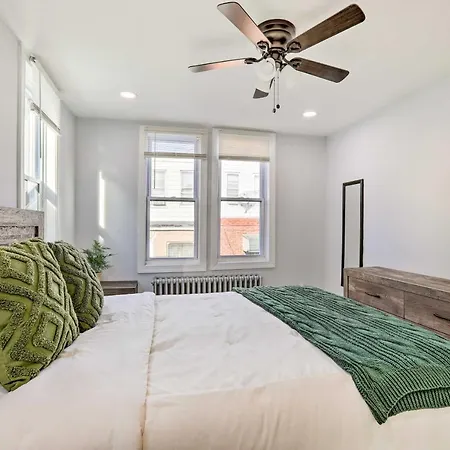 Updated Philly Townhome About 6 Mi To Center City-3