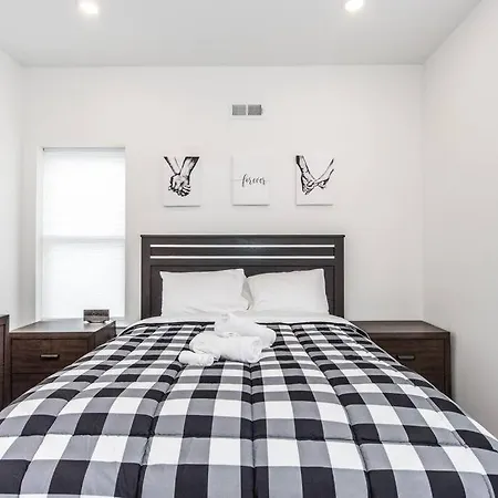 New 3Br/2Ba & Rooftop W/ Firepit-3