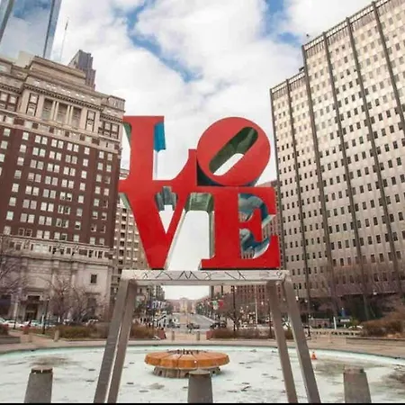 508 Urban Lifestyle King Bed Apt In Center City-2