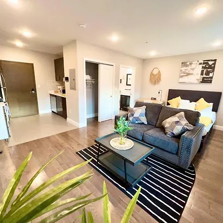 303 Cozy And Modern 1Br Apartment In Center City-2