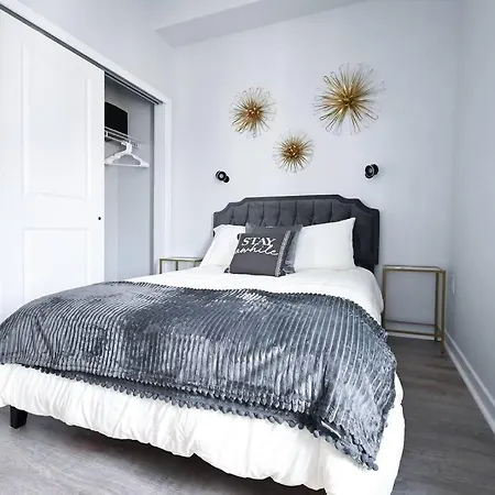 Luxury Unit In Northern Liberty-2