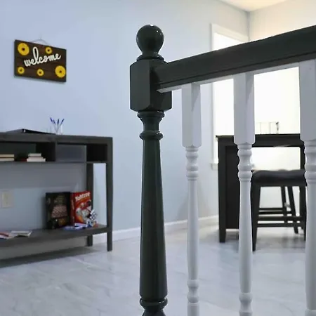 Modern Phl 2Bdrm/1Bath Full Unit-3