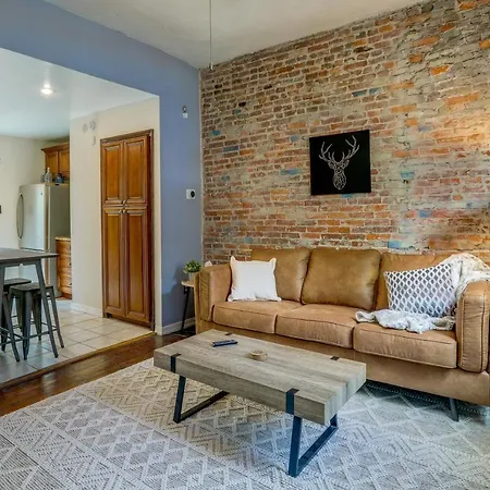 Bright Philadelphia Townhome With Private Patio!-2