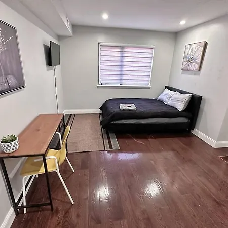 Sleek Studio By University City-2