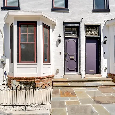 Chic Philadelphia Townhome In University City!-2