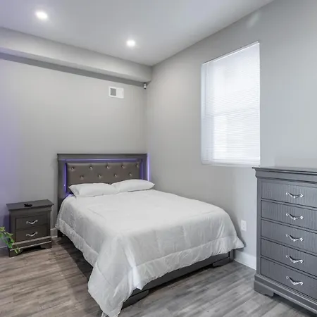 Charming 3-Bedroom Family Home Near Temple Univ-3