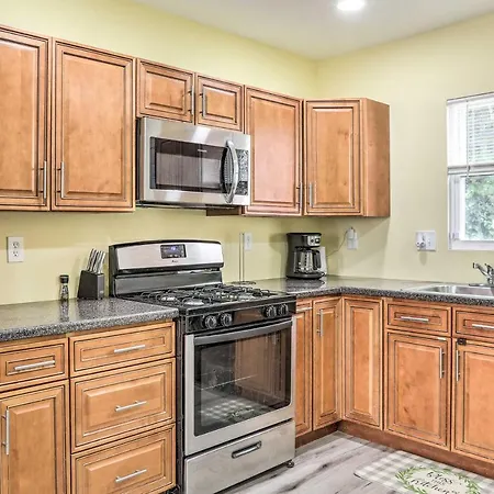 Philly Townhome W/ Gas Grill ~ 5 Mi To Dtwn!-3