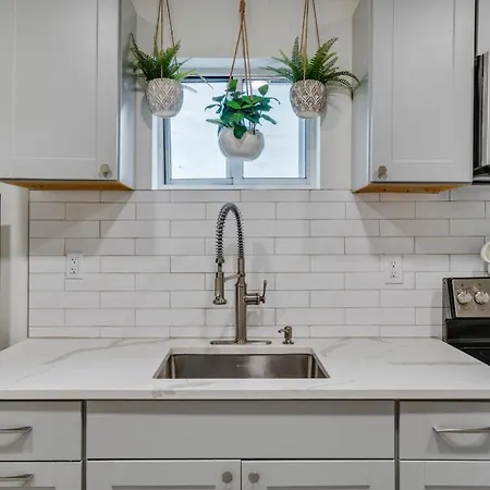 Luxurious 2Bd Family Friendly, Central-3