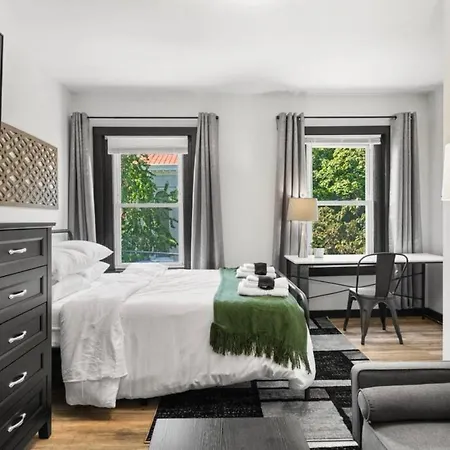 Charming 1Br,1Ba Gem With Free Parking In Philly-3