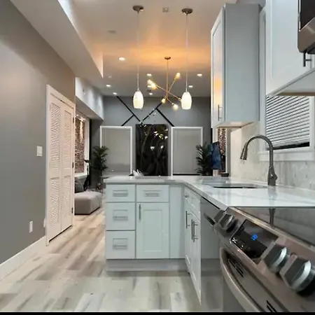 5 Bed Room House With Patio , Movie Room , Game Room Etc Keyless Entry-3