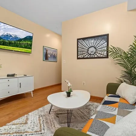 2 Bedroom Gems Near Center City.-2