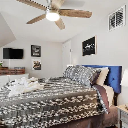Spacious 3Br In Center City-2