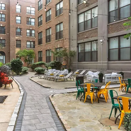 Broad Street Apartment-3